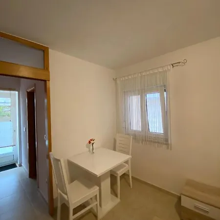 Jura Apartment *